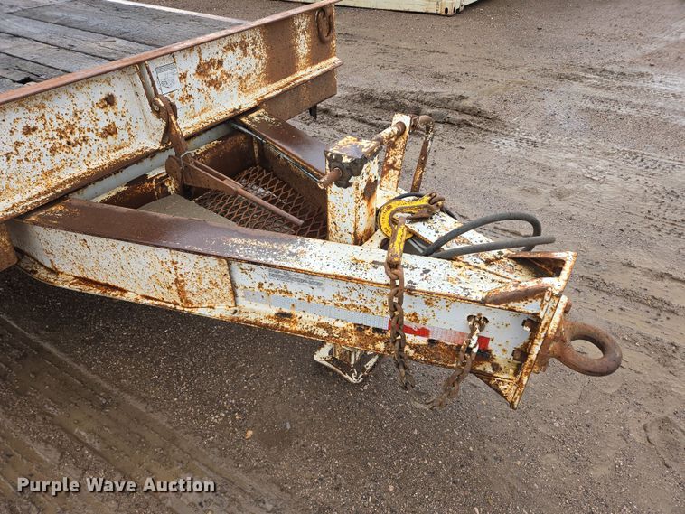 image for item DY1414 1999 Sauke Felling tilt deck equipment trailer