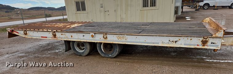image for item DY1414 1999 Sauke Felling tilt deck equipment trailer