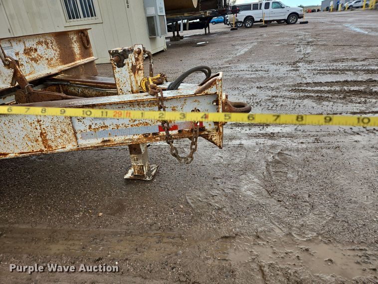 image for item DY1414 1999 Sauke Felling tilt deck equipment trailer