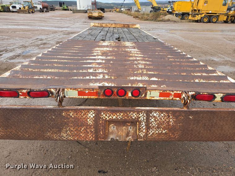 image for item DY1414 1999 Sauke Felling tilt deck equipment trailer