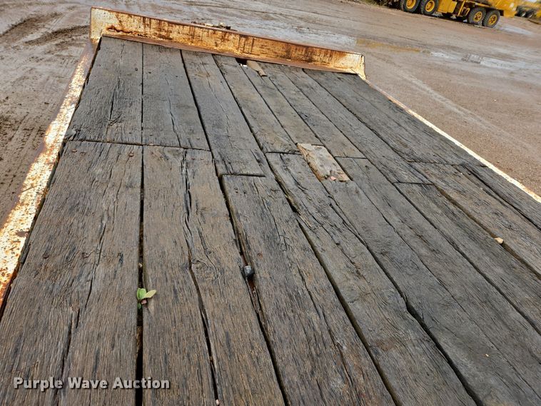 image for item DY1414 1999 Sauke Felling tilt deck equipment trailer