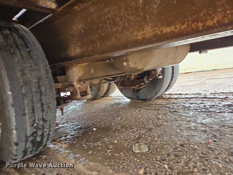 image for item DY1414 1999 Sauke Felling tilt deck equipment trailer