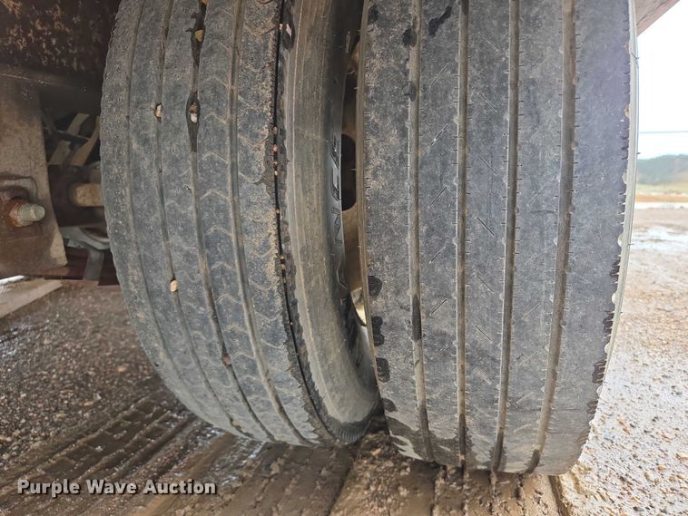 image for item DY1414 1999 Sauke Felling tilt deck equipment trailer