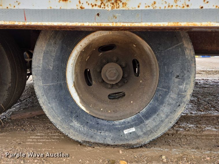 image for item DY1414 1999 Sauke Felling tilt deck equipment trailer