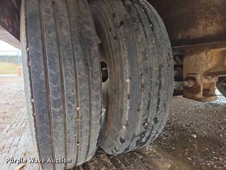 image for item DY1414 1999 Sauke Felling tilt deck equipment trailer