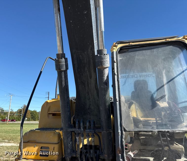 image for item DY8325 2013 John Deere 180G excavator