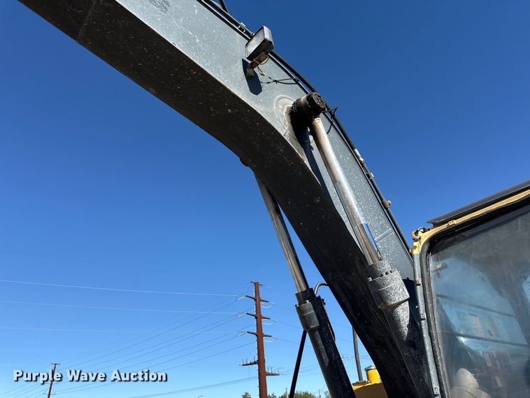 image for item DY8325 2013 John Deere 180G excavator