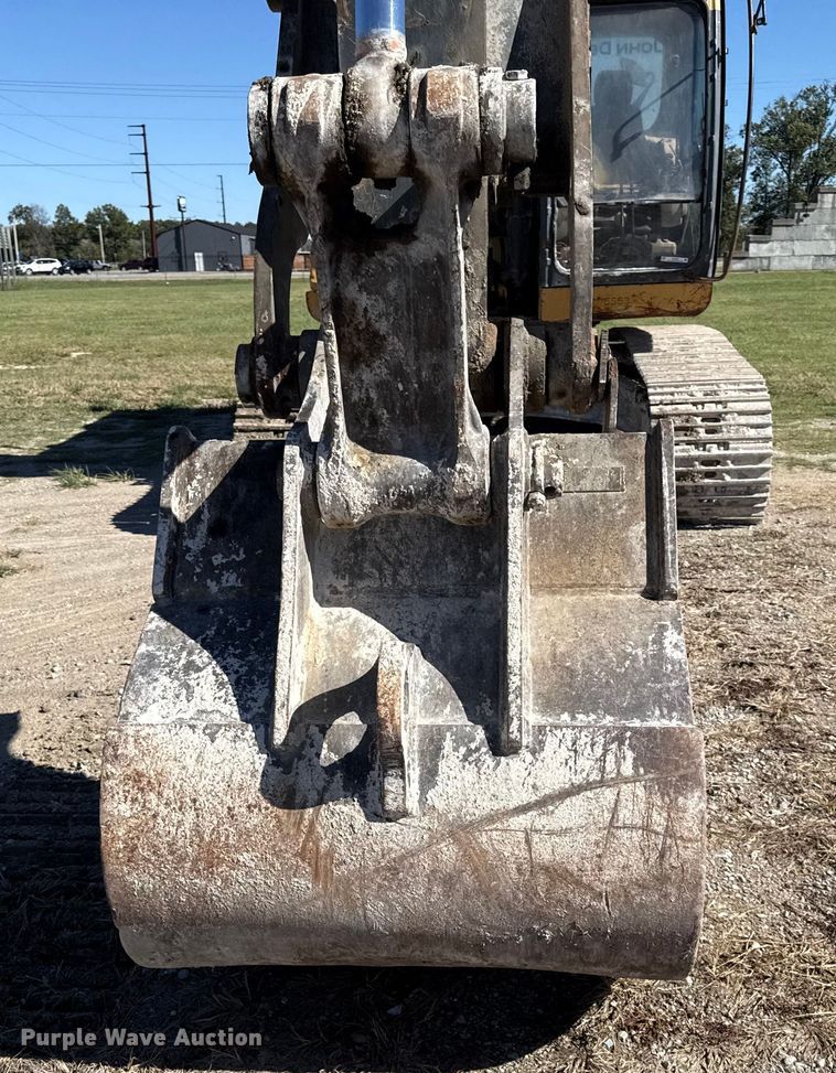 image for item DY8325 2013 John Deere 180G excavator