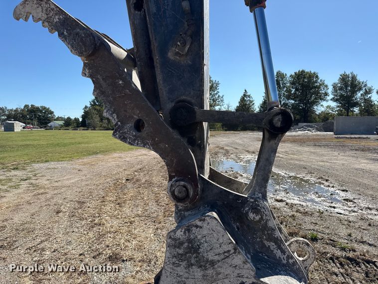 image for item DY8325 2013 John Deere 180G excavator