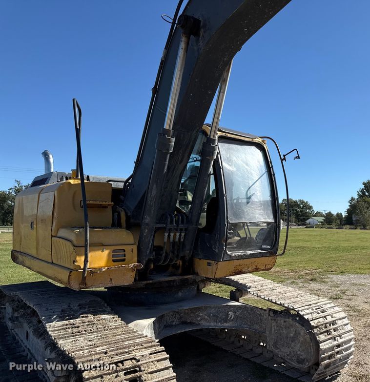 image for item DY8325 2013 John Deere 180G excavator