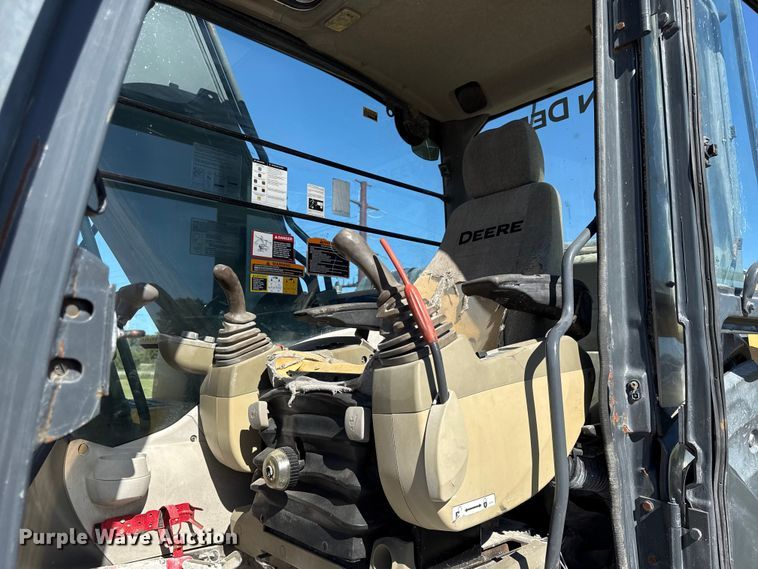 image for item DY8325 2013 John Deere 180G excavator