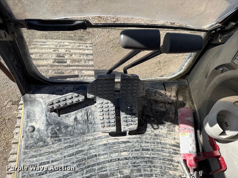 image for item DY8325 2013 John Deere 180G excavator