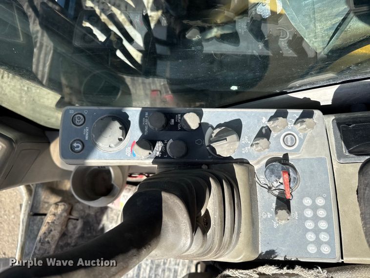 image for item DY8325 2013 John Deere 180G excavator