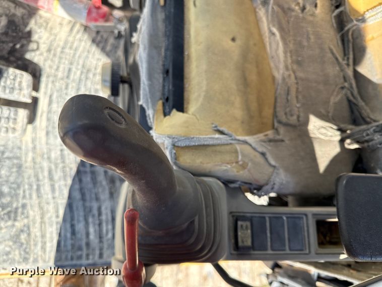 image for item DY8325 2013 John Deere 180G excavator