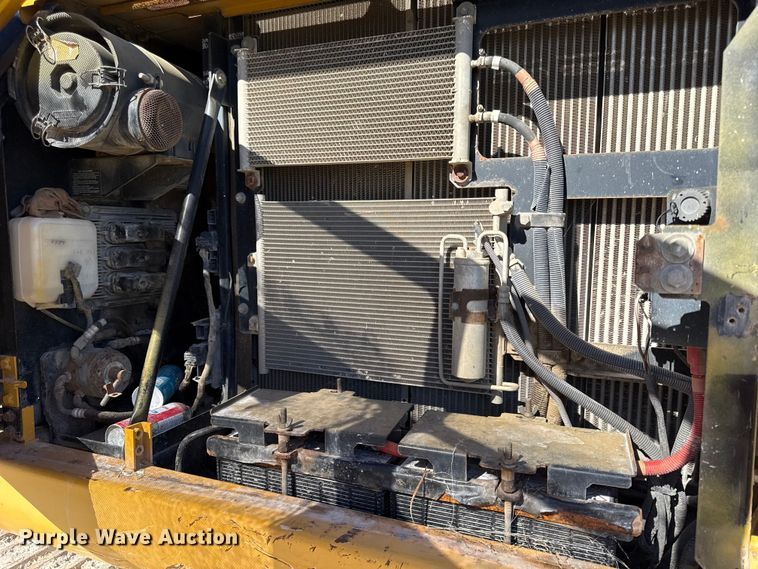 image for item DY8325 2013 John Deere 180G excavator