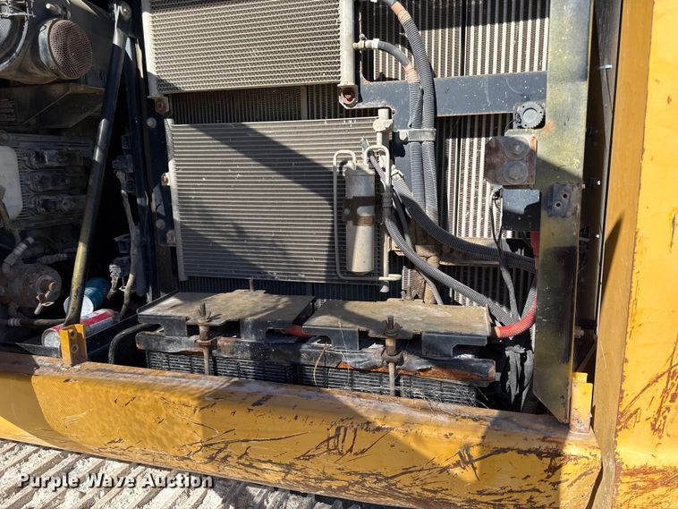 image for item DY8325 2013 John Deere 180G excavator