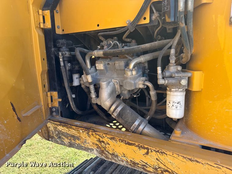 image for item DY8325 2013 John Deere 180G excavator