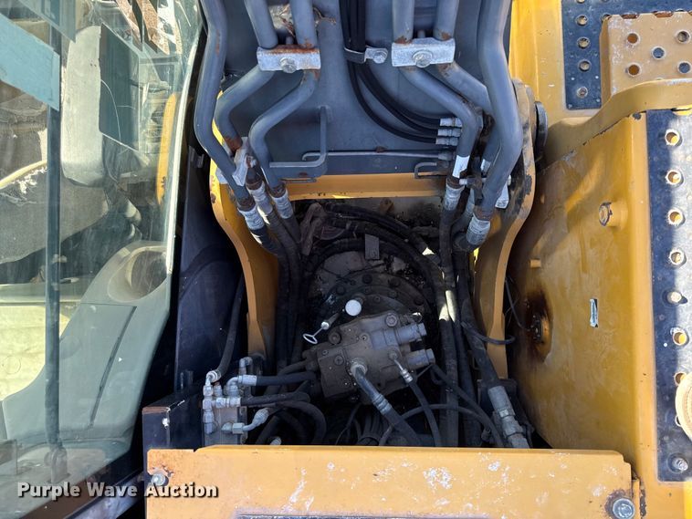 image for item DY8325 2013 John Deere 180G excavator
