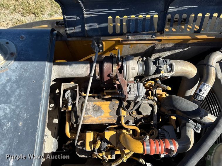 image for item DY8325 2013 John Deere 180G excavator