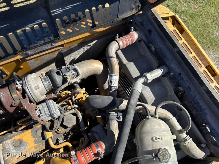 image for item DY8325 2013 John Deere 180G excavator