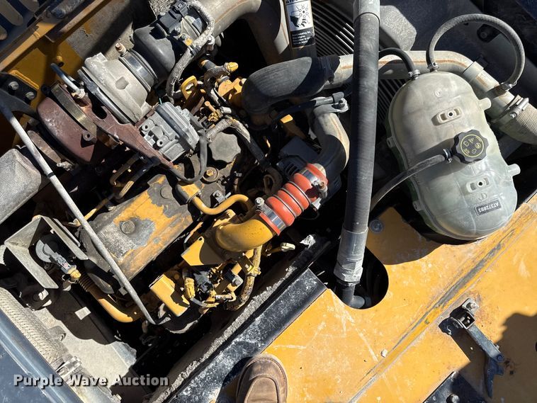 image for item DY8325 2013 John Deere 180G excavator