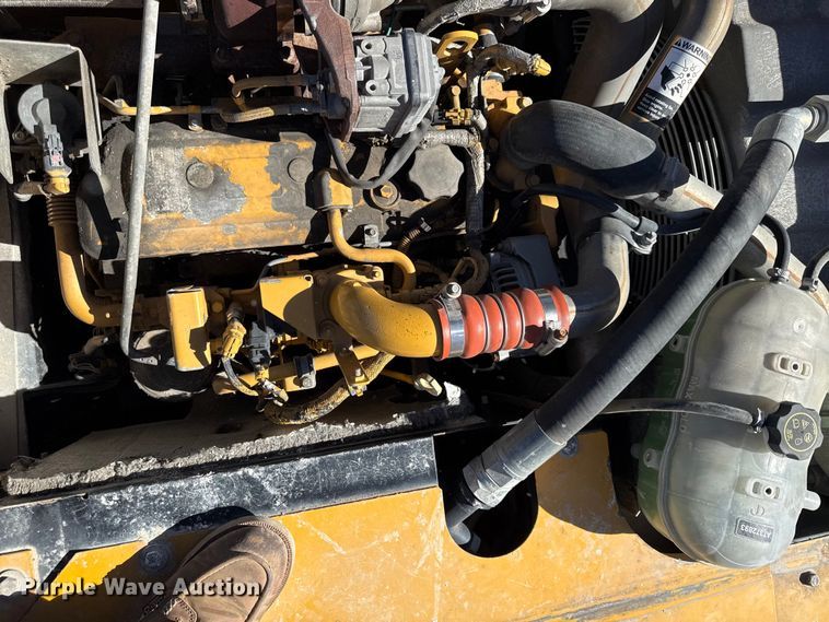 image for item DY8325 2013 John Deere 180G excavator