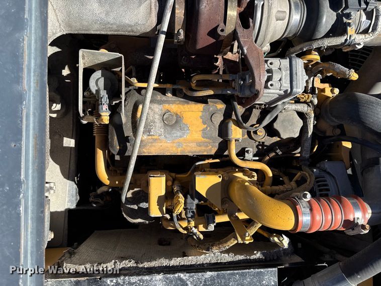 image for item DY8325 2013 John Deere 180G excavator