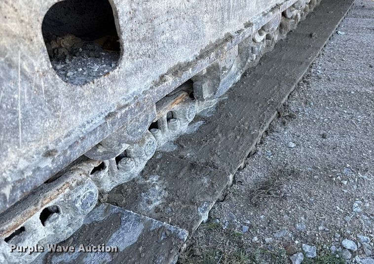 image for item DY8325 2013 John Deere 180G excavator