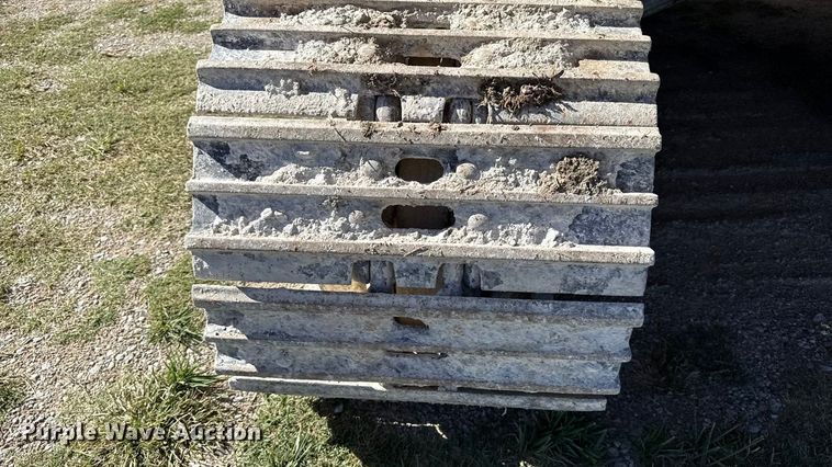 image for item DY8325 2013 John Deere 180G excavator