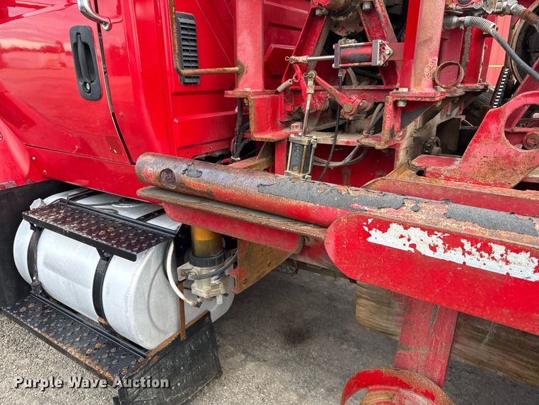 image for item DY8351 2007 International 7700 winch truck