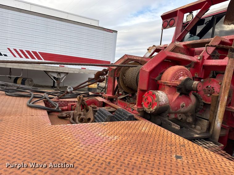 image for item DY8351 2007 International 7700 winch truck