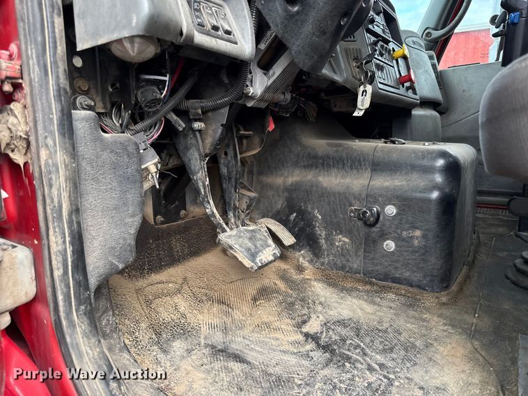 image for item DY8351 2007 International 7700 winch truck