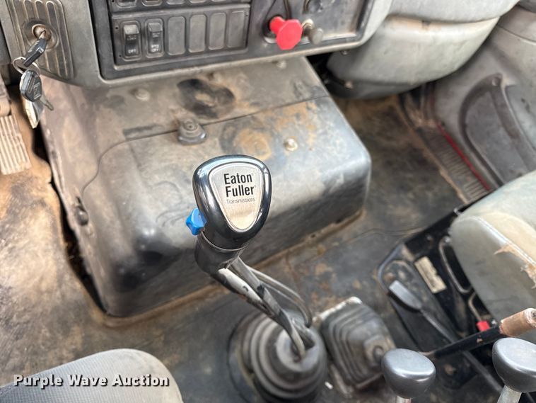 image for item DY8351 2007 International 7700 winch truck