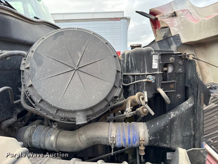 image for item DY8351 2007 International 7700 winch truck