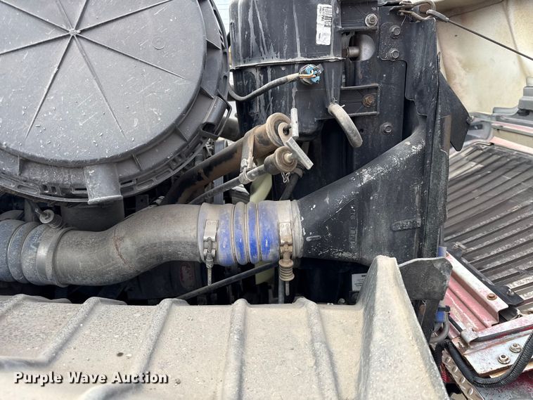 image for item DY8351 2007 International 7700 winch truck