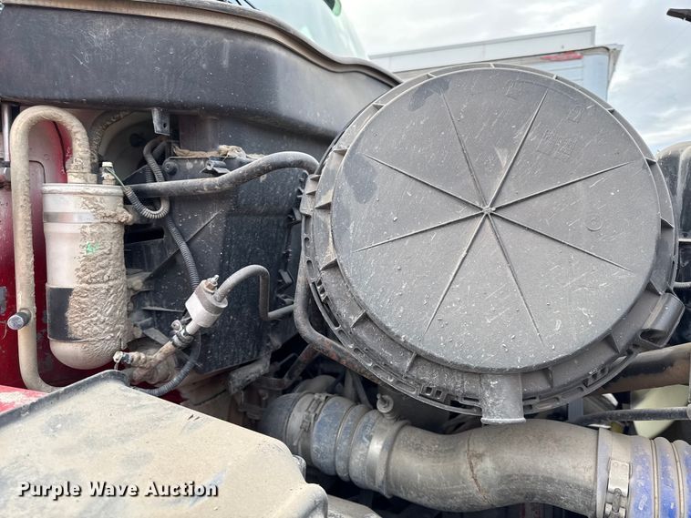 image for item DY8351 2007 International 7700 winch truck