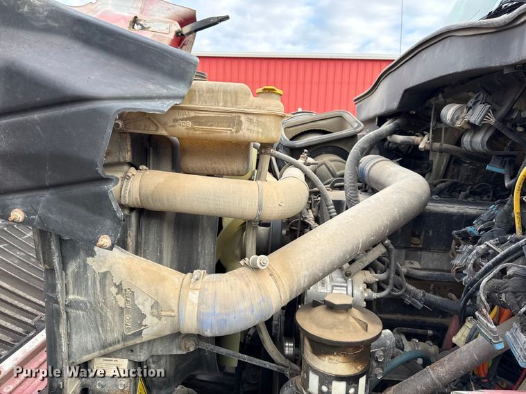 image for item DY8351 2007 International 7700 winch truck