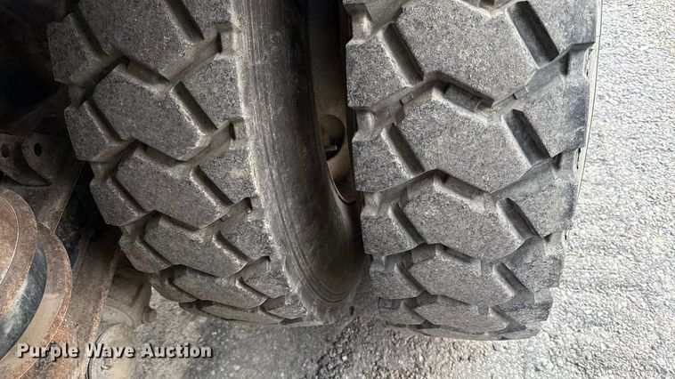 image for item DY8351 2007 International 7700 winch truck