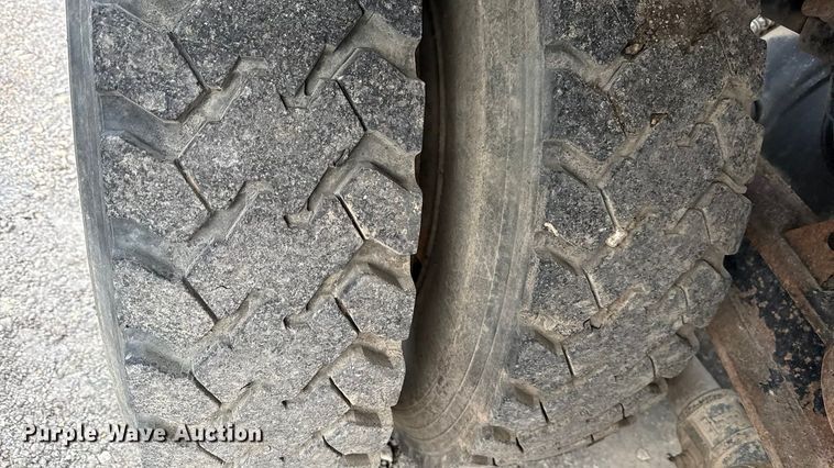 image for item DY8351 2007 International 7700 winch truck