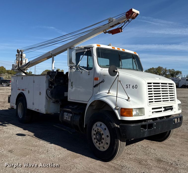 image for item DY8376 1995 International 8100 utility / service truck