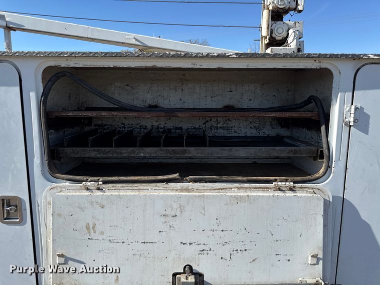 image for item DY8376 1995 International 8100 utility / service truck