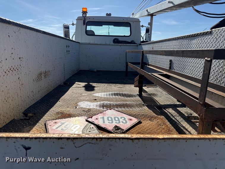 image for item DY8376 1995 International 8100 utility / service truck