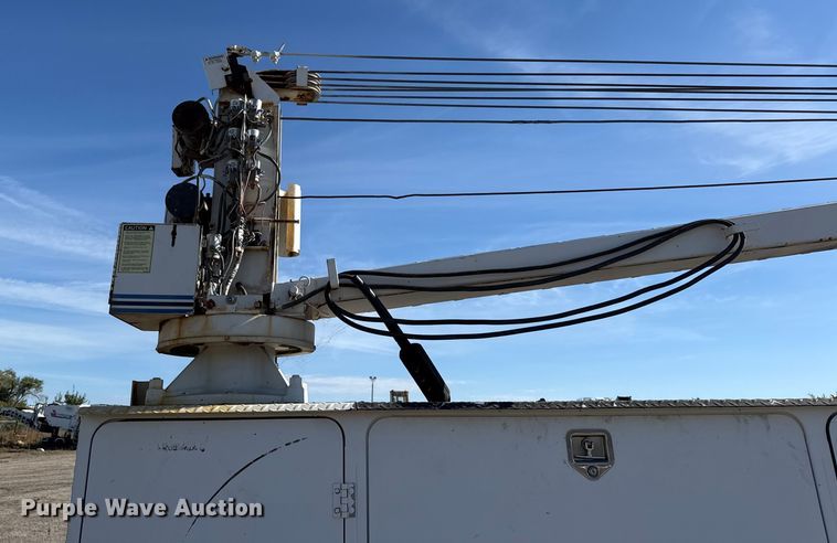 image for item DY8376 1995 International 8100 utility / service truck