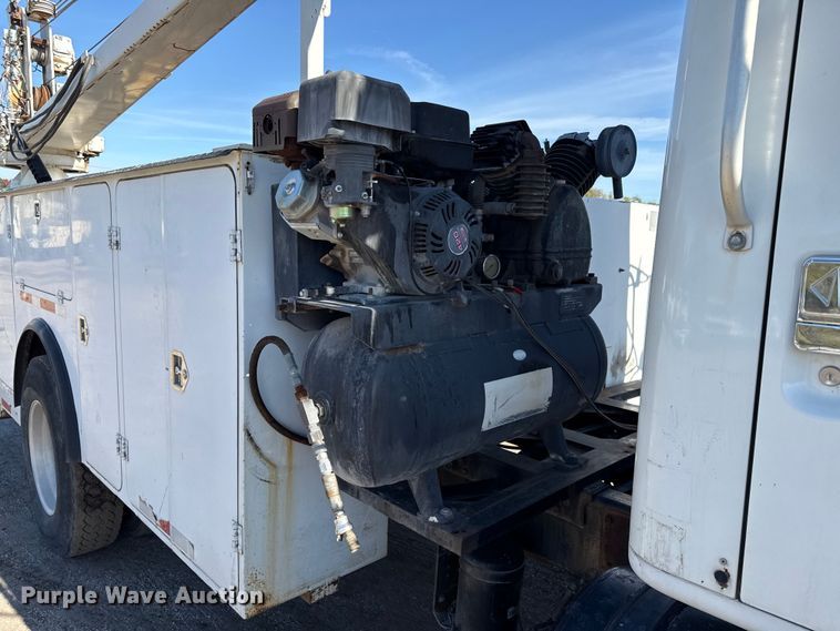 image for item DY8376 1995 International 8100 utility / service truck