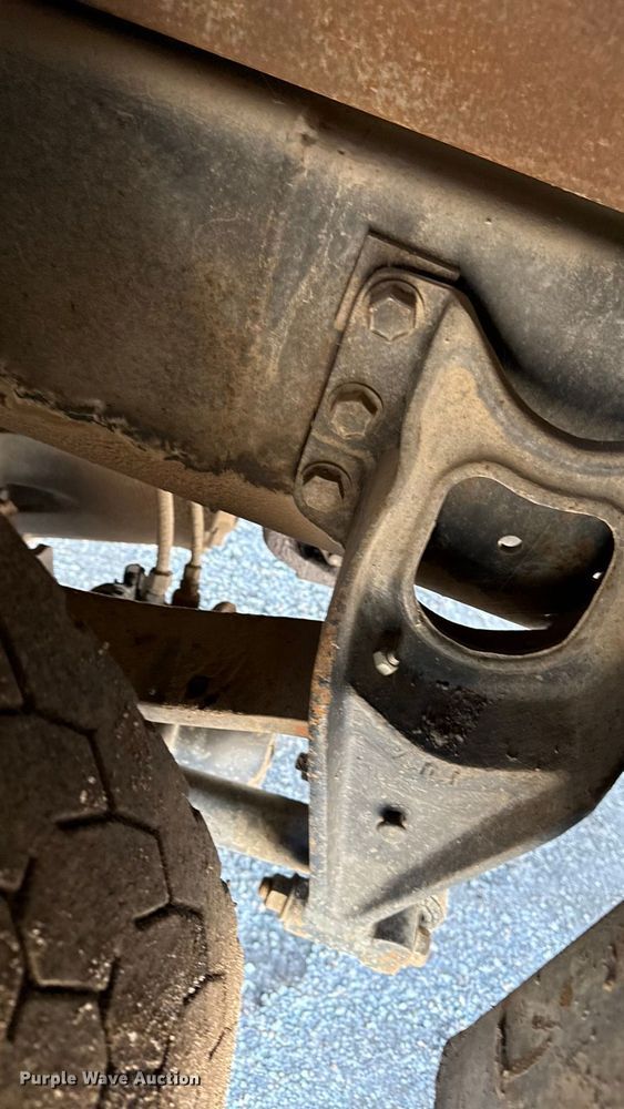 image for item DY8376 1995 International 8100 utility / service truck