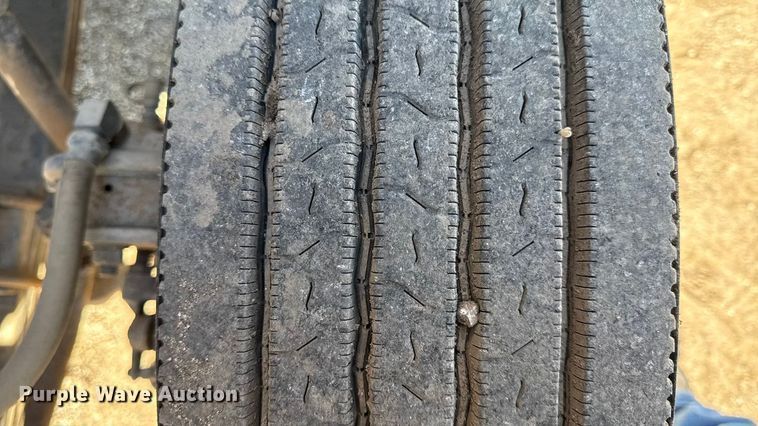 image for item DY8376 1995 International 8100 utility / service truck