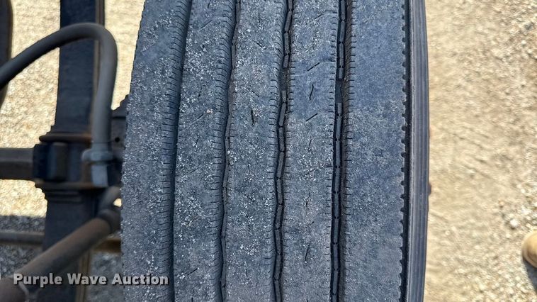 image for item DY8376 1995 International 8100 utility / service truck