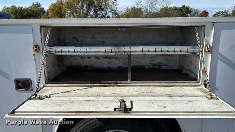 image for item DY8377 1995 International 8100 utility / service truck