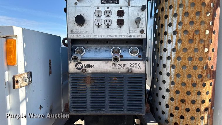 image for item DY8377 1995 International 8100 utility / service truck