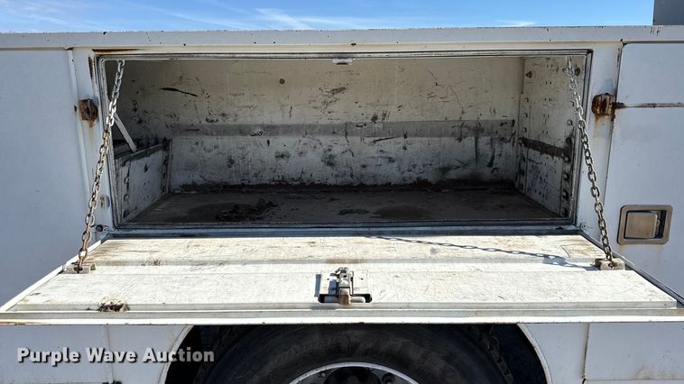 image for item DY8377 1995 International 8100 utility / service truck